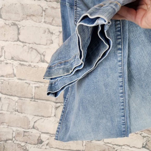 Torrid Bombshell Flare Jeans Light Wash Whisker Stretch 16T - Picture 10 of 16